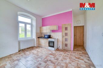 Nabízíme k prodeji nájemní dům v centru obce Nový Kostel umí