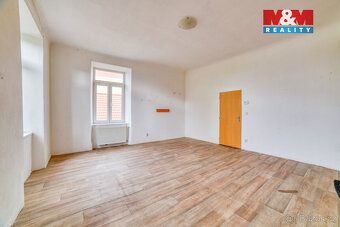 Nabízíme k prodeji nájemní dům v centru obce Nový Kostel umí