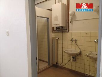 Nabízíme k pronájmu komerční prostory o velikosti 201 m² v p