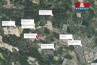 Pronájem skladu v obci Ostružno u Jičína. Nemovitost se nach