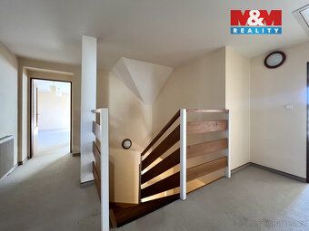 Prodej krásného rodinného domu o celkové ploše 200m² a dispo