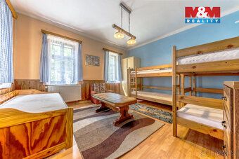 Nabízíme ke koupi rodinný dům užívaný jako ubytovací zařízen