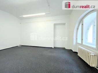 Více informací Vám poskytne realitní makléř Pavel Čada., Dum
