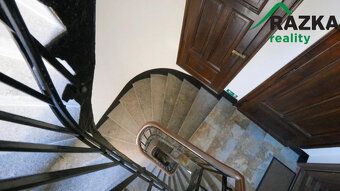 Nabízíme k prodeji výjimečný apartmán o dispozici 2+1 a ploš