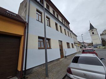 Hledáte klidné bydlení v malebné obci Černovice na Vysočině?