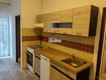 Reality Sedláková Vám zprostředkuje pronájem bytu 2+1 s lodž
