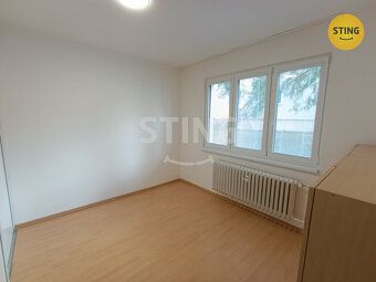 Nabízím k pronájmu prostorný byt o dispozici 2+1 a výměře 50