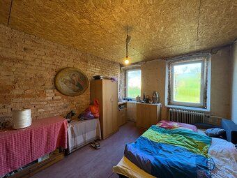 Nemovitost se nachází na pozemku o celkové výměře 2 861 m². 