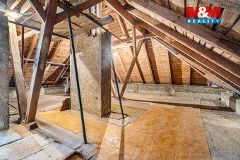 Nabízíme ke koupi byt 2+1 o užitné ploše 114 m² ve 3. nadzem