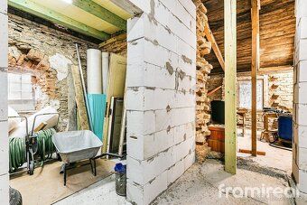 Ev.č. 02085 Nabízíme k prodeji zděný dům v klidné a malebné 