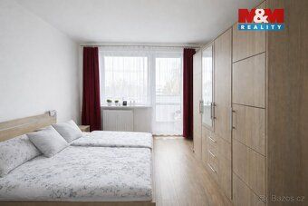 Nabízím k pronájmu světlý byt o dispozici 2+1 a celkové výmě