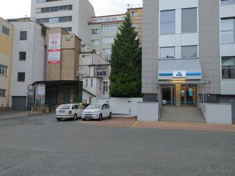 V CENTRU PLZNI.Pronájem.ZABEZPEČENÝCH SKLADOVACICH PROSTORU 