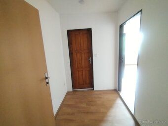 Máme pro vás pronájem prostorného bytu 1+kk/33 m2, na ulici 
