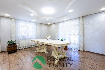 Ev.č. 02896 Exkluzivně Vám nabízíme vícegenerační rodinný dů