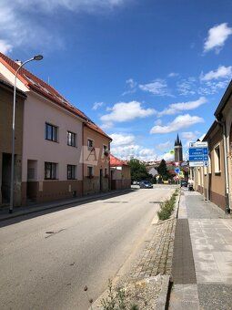 Ev.č. 02281 Zprostředkujeme Vám pronájem světlého a vzdušnéh
