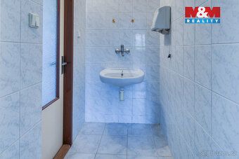 Pronájem prostorného bytu 3+kk o užitné ploše 107 m² v cihlo