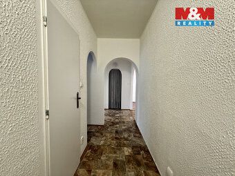 Prodej prostorného bytu 2+1 v osobním vlastnictví na okraji 