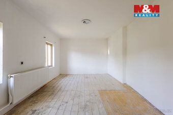 Nabízíme k dlouhodobému pronájmu dvougenerační rodinný dům v