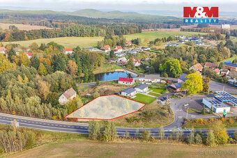 Nabízíme na prodej pozemek o výměře 1657 m², který se nacház