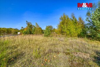 Nabízíme na prodej pozemek o výměře 1657 m², který se nacház
