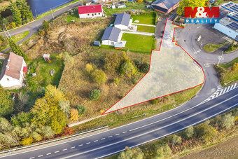 Nabízíme na prodej pozemek o výměře 1122 m², který se nacház