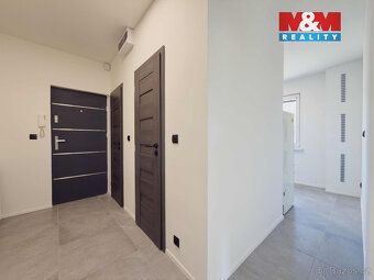 Nabízíme k pronájmu byt 3+1 s novým prostorným balkonem. Byt