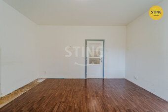 Nabízím vám v zastoupení majitele zajímavý byt 3+1 v cihlové