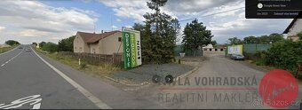 Kousek od sjezdu z dálnice D6, sjezd Lány, Stochov, Tuchlovi