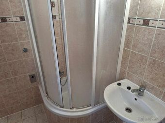 Nabízíme k prodeji velmi dobře udržovaný byt v cihlové stavb