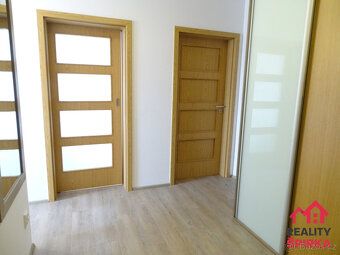 Nabízím k dlouhodobému pronájmu pěknou bytovou jednotku v os