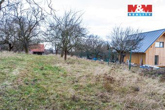 Nabízíme k prodeji samostatně stojící rodinný dům v klidné č