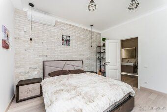 Dovolujeme si Vám nabídnout k prodeji polovinu luxusní duple