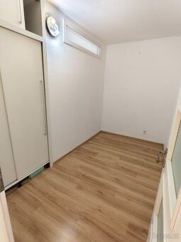 Nabízíme k pronájmu byt s lodžií o dispozici 2+1, celková po