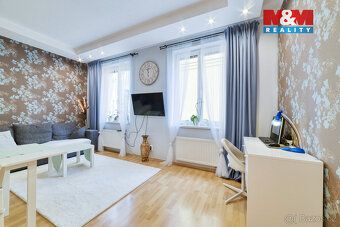 Pronájem bytu 2+kk, 45 m2, v prvním patře bytového domu s vý