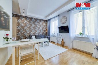 Pronájem bytu 2+kk, 45 m2, v prvním patře bytového domu s vý