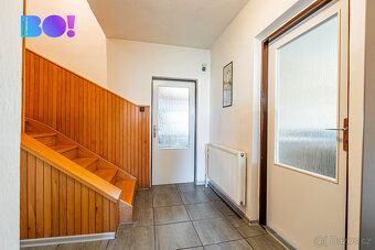 Nabízíme k prodeji rodinný dům o dispozici 4+1 s podlahovou 