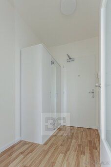 Ev.č. N09047 Moderní ateliér, kde má všechno své místo. Klid