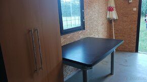 Nabízím k pronájmu obytnou buňku pro 4 osoby. Lokalita Skali