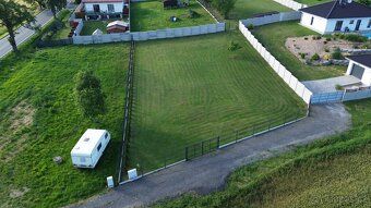 Nabízím k prodeji stavební pozemek o rozloze 1009 m² v obci 