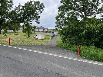 Nabízím k prodeji stavební pozemek o rozloze 1009 m² v obci 