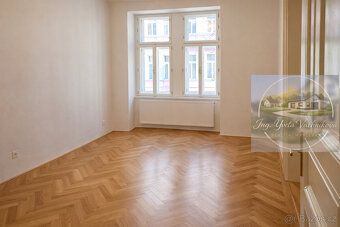 K pronájmu nabízím prostorný byt 2+1 (78 m²) s balkonem po k