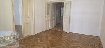 K pronájmu nabízím prostorný byt 2+1 (78 m²) s balkonem po k