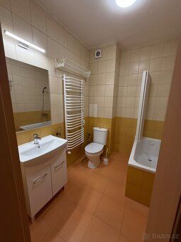 Nabízím k pronájmu útulný byt 2+kk o výměře 40 m² v klidné č