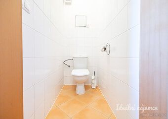 K dlouhodobému podnájmu nabízíme moderní a prakticky řešený 