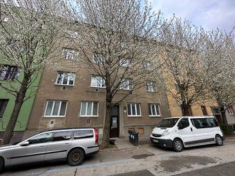 Byt 2+1 + samostatná místnost využívaná jako pokoj, 68,3 m² 