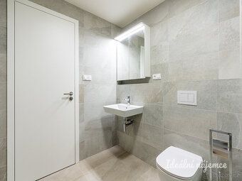 K dlouhodobému podnájmu nabízíme byt o dispozici 2+kk v oblí