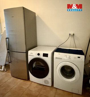 Nabízíme k pronájmu prostorný zděný byt 3+1 o užitné ploše 1