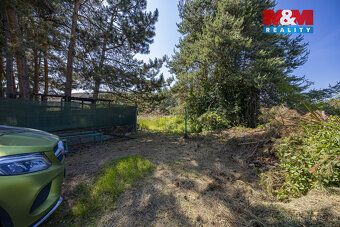 Nabízíme k prodeji pozemek o výměře 1959 m², který se nacház