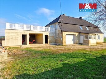 Prodáme rodinný dům o celkové velikosti 200 m2, který se nac