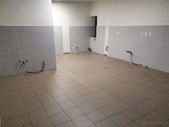 Pronajmu víceúčelový nebytový prostor ve Strančicích, okres 